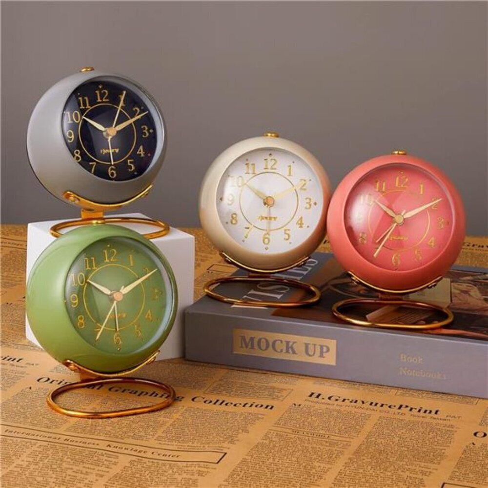 Metal Desk Clock Retro Bedroom Table Vintage Analog Alarm Clock Bedside Décor